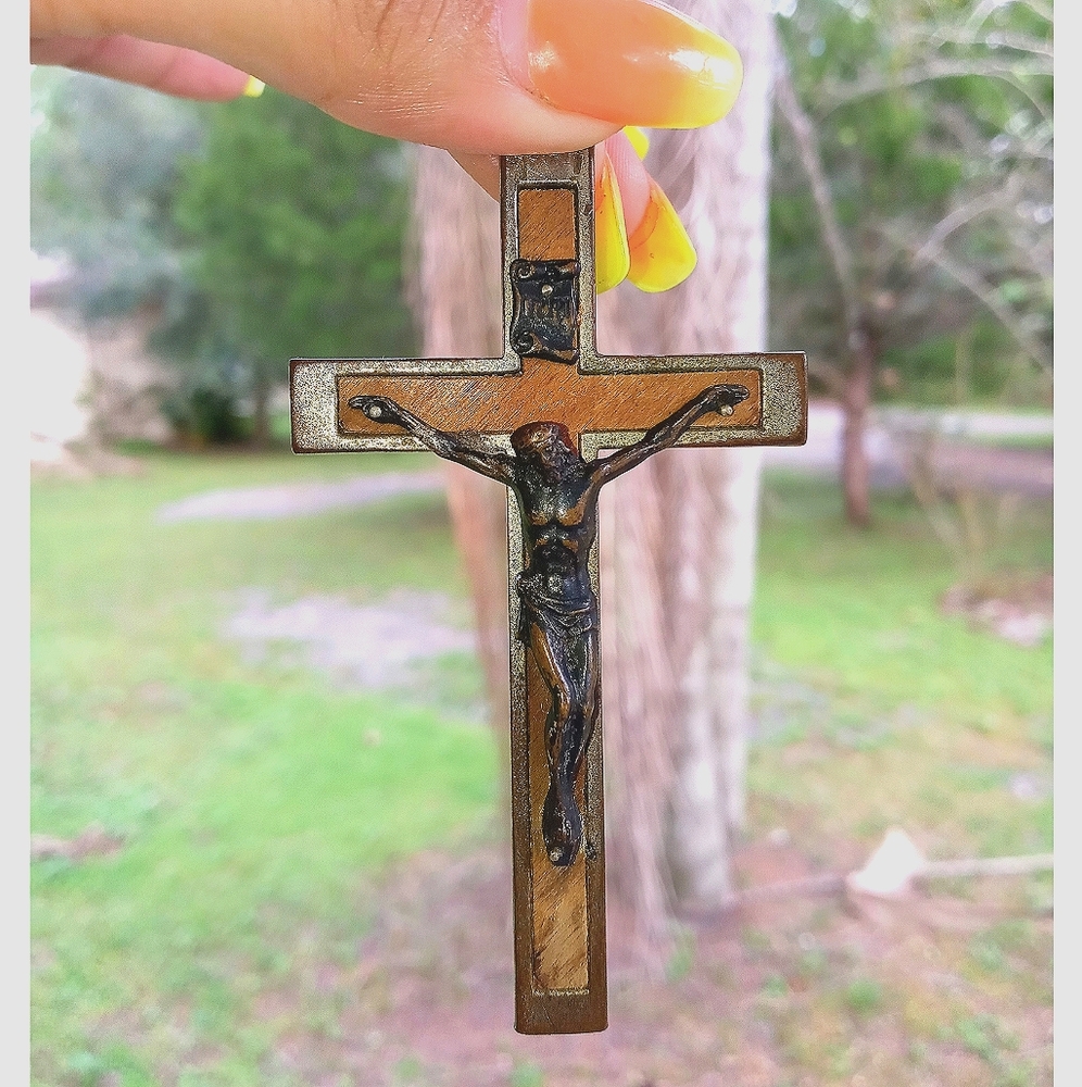 Large Antique VTG Wood & Bronze Crucifix 3 3/4" LG